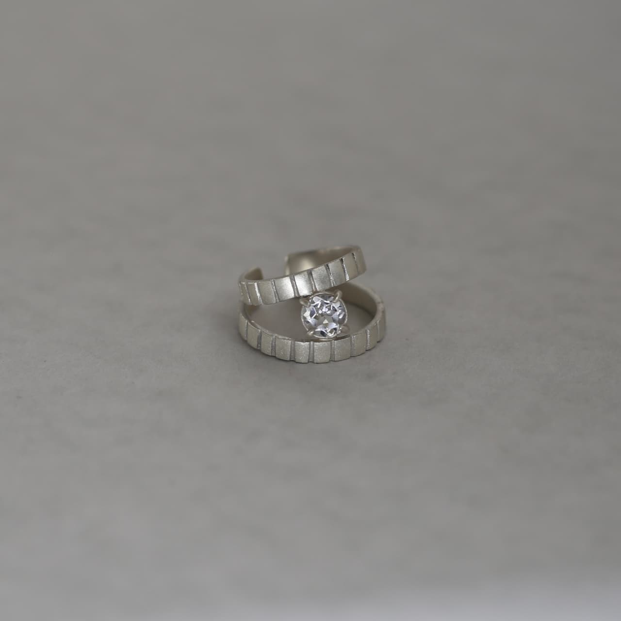 1Stone Earcuff